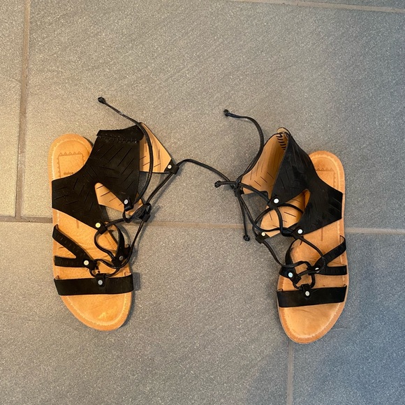 Dolce vita lace up gladiator sandals - Picture 3 of 3